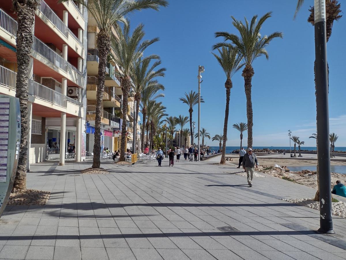 Sunny Appartment With Pool Torrevieja Center Luaran gambar