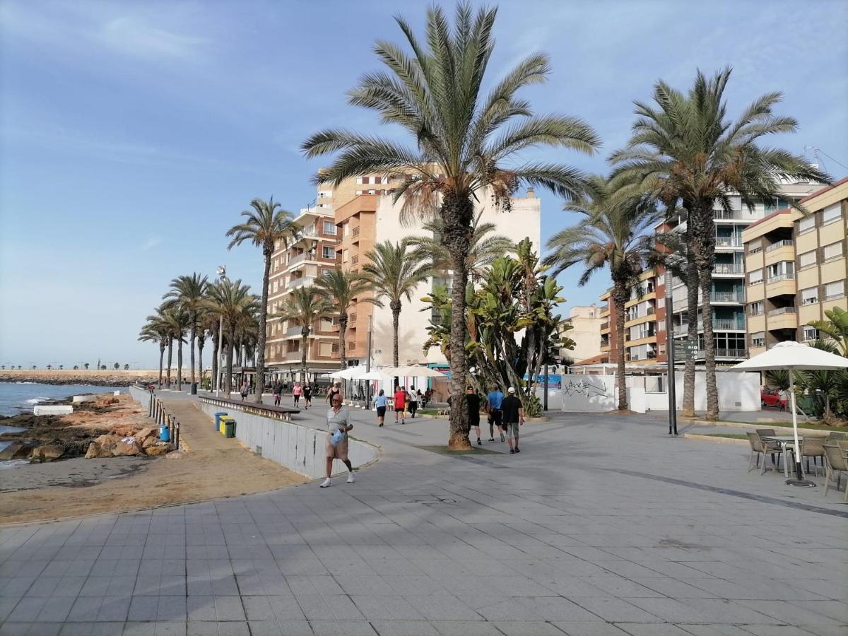 Sunny Appartment With Pool Torrevieja Center Luaran gambar